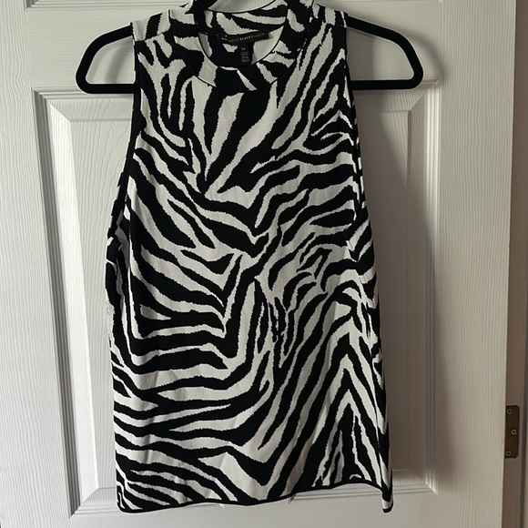 WHBM sleeveless mock turtleneck tank - Picture 2 of 6